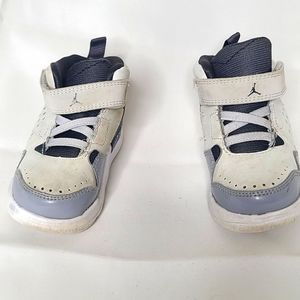 Kids Jordan's size 6
